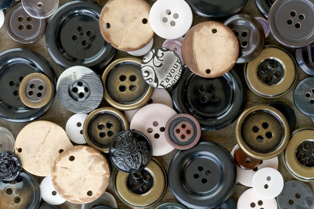 sewing bottoms, sewing buttons, background-4279602.jpg